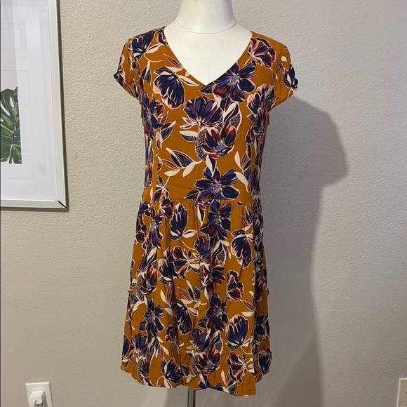 Garnet Hill Shift Dress Short Floral Cap Sleeve V Neck Pockets - Picture 1 of 7